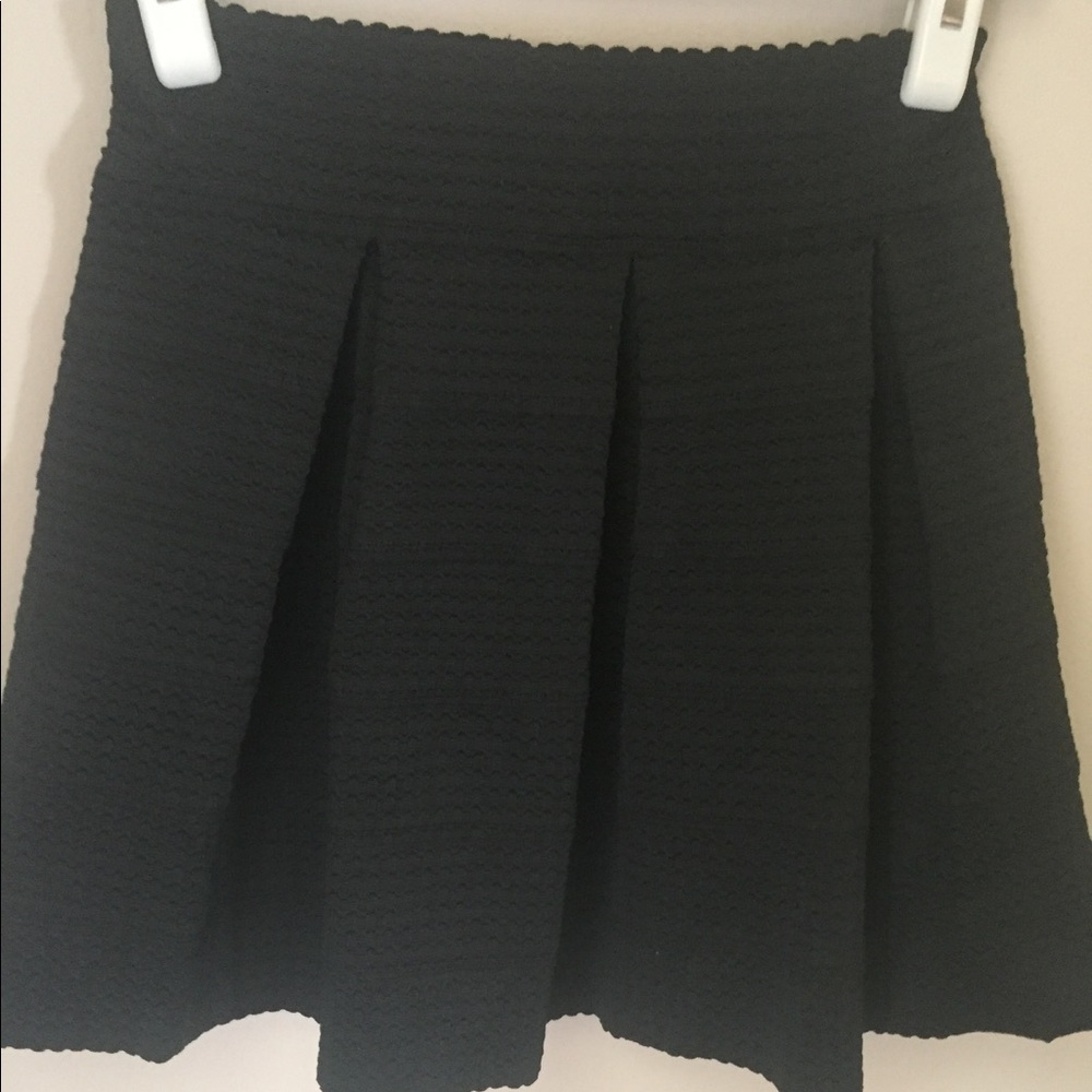 Black pleated skirt